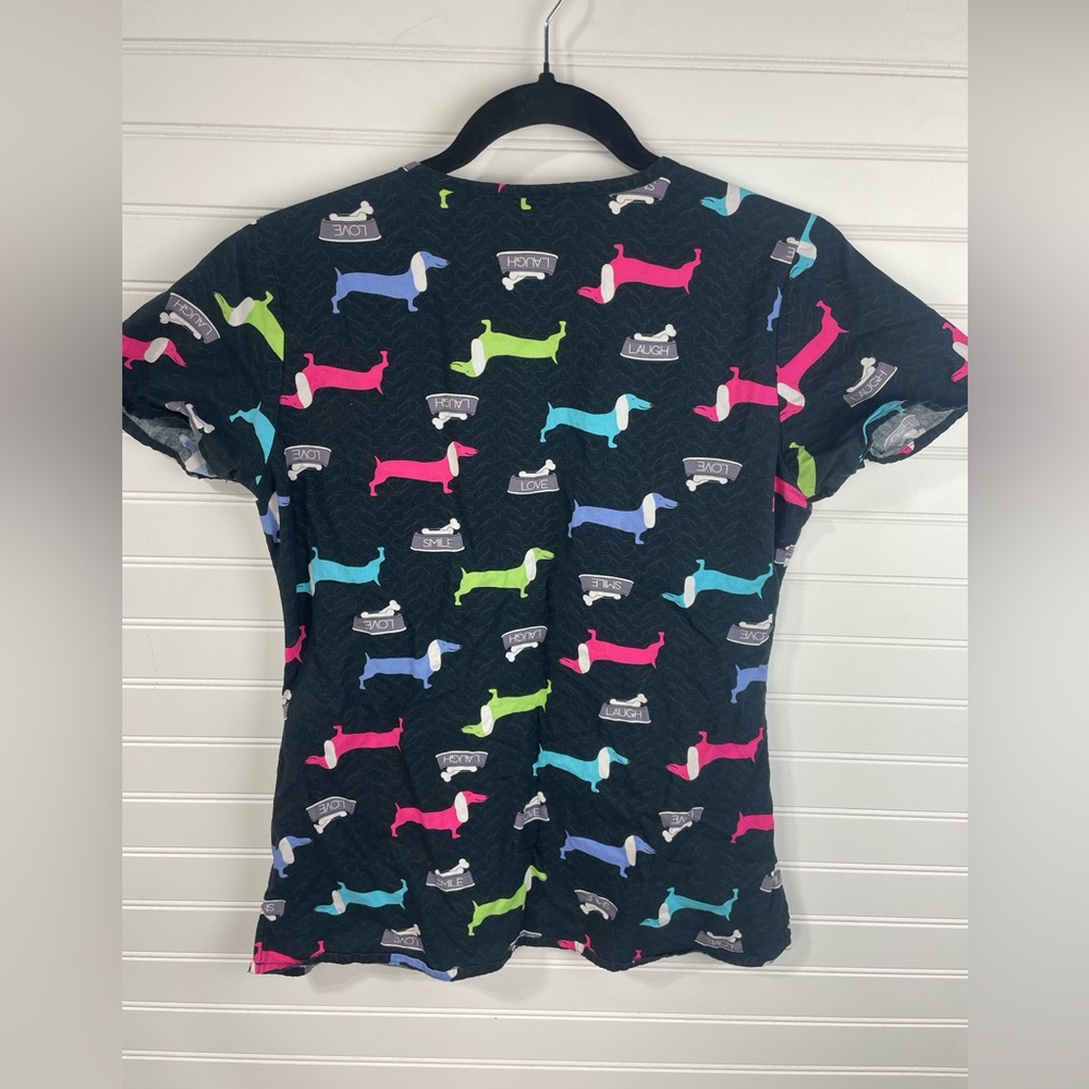 Zoe + Chloe Colorful Dachshund Print Black Scrub Top Size XS Women’s EUC - Picture 5 of 8